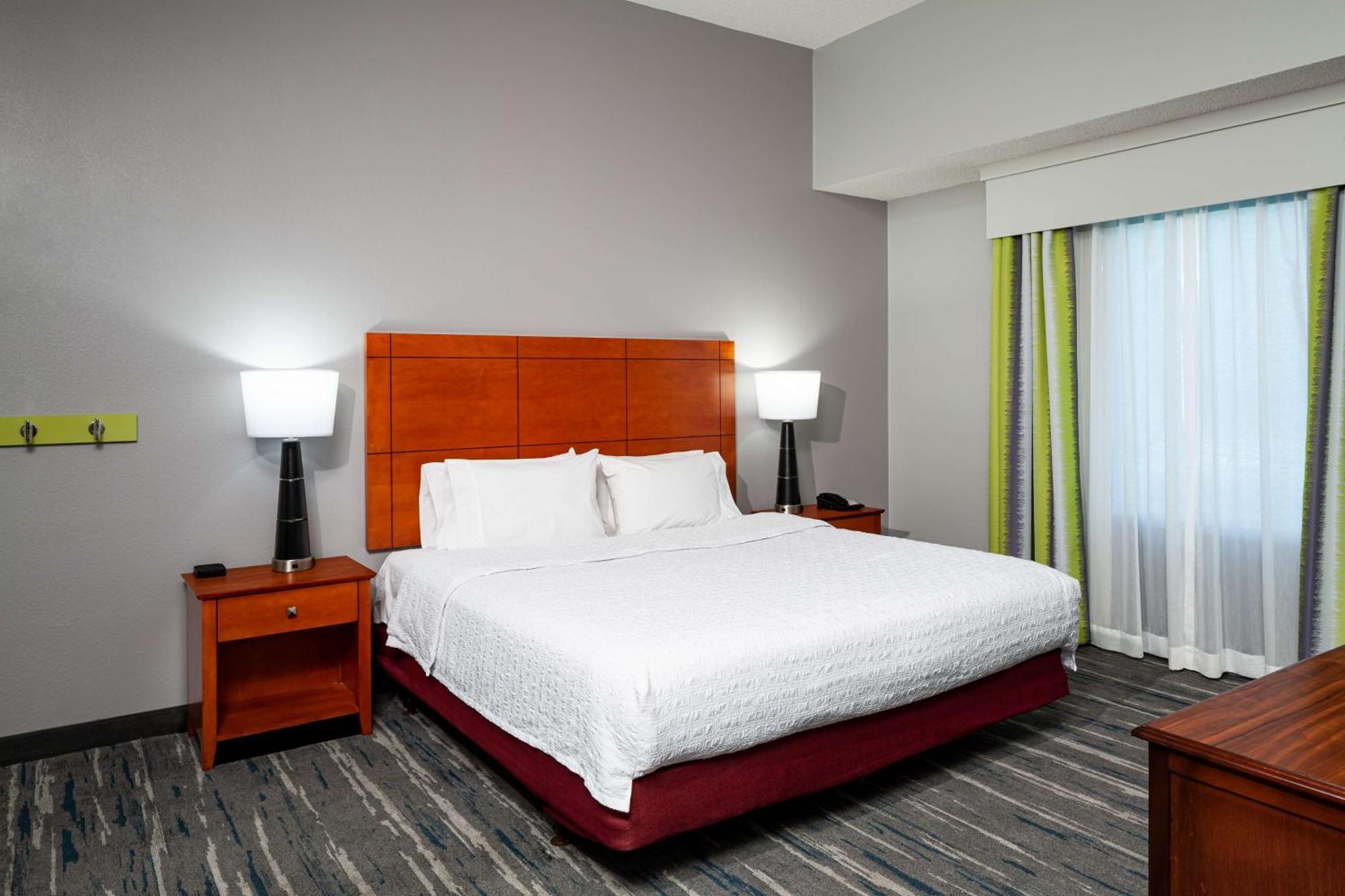 Hampton Inn & Suites Mobile I-65@ Airport Boulevard Exterior photo