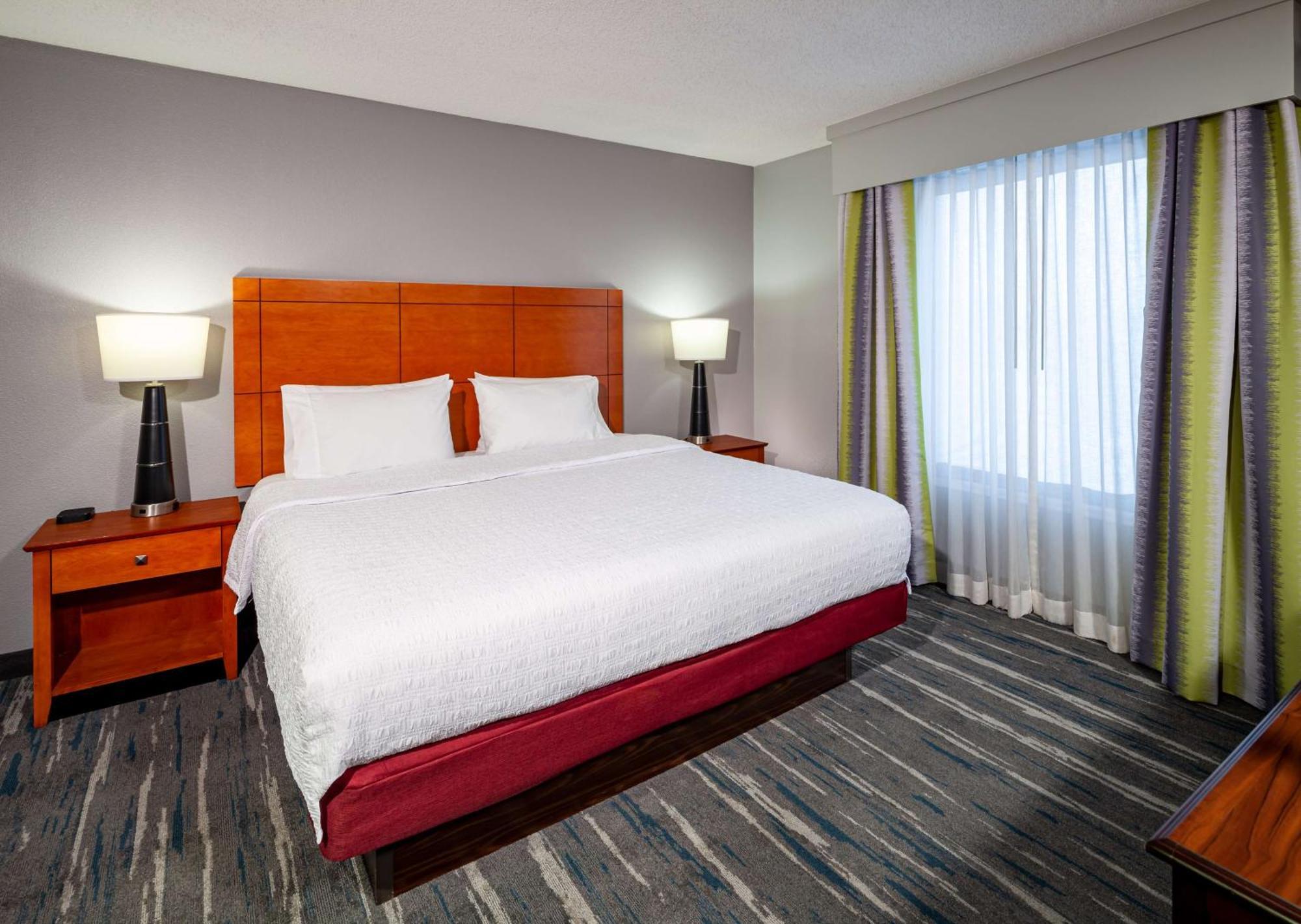 Hampton Inn & Suites Mobile I-65@ Airport Boulevard Exterior photo