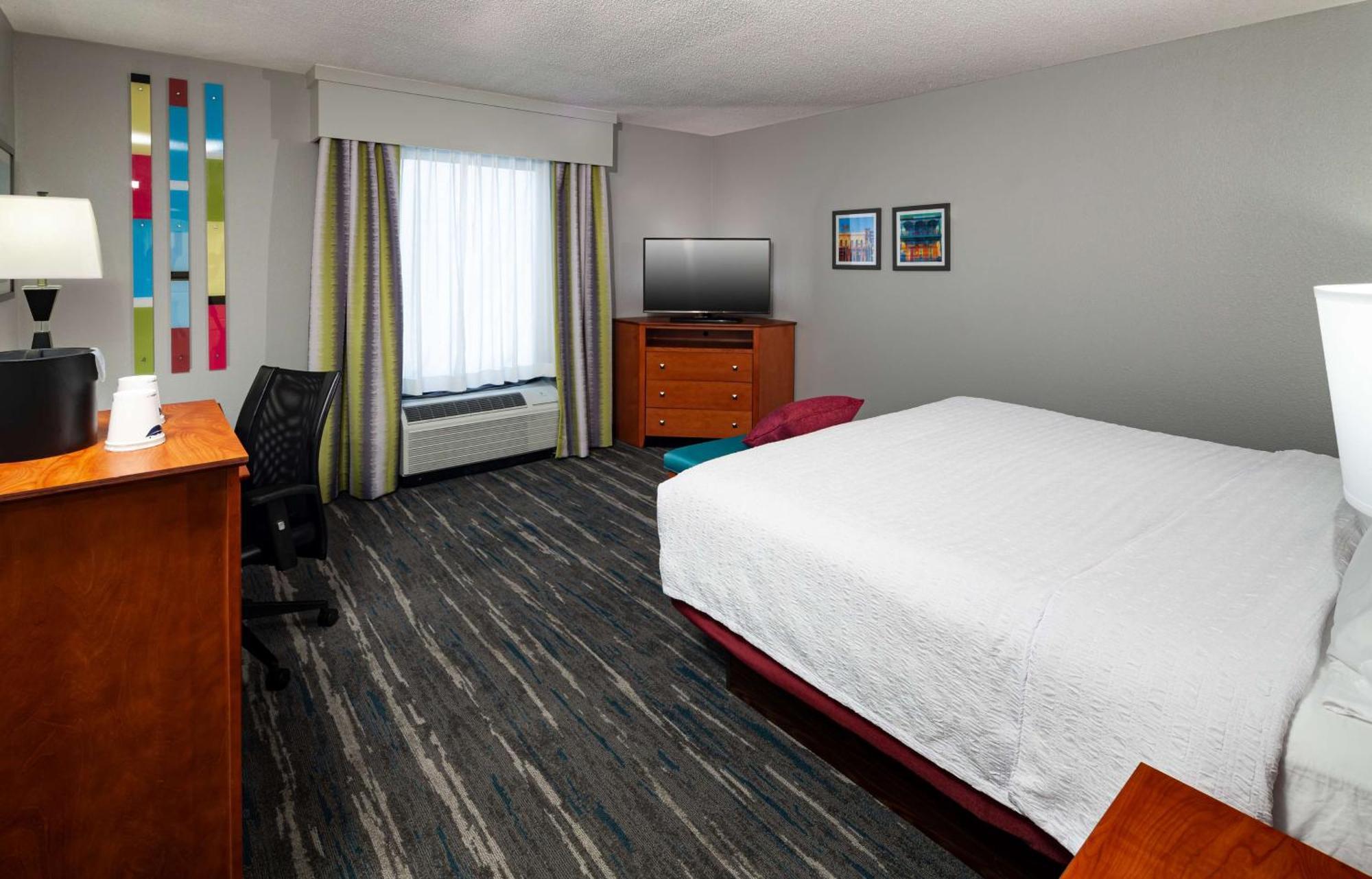 Hampton Inn & Suites Mobile I-65@ Airport Boulevard Exterior photo