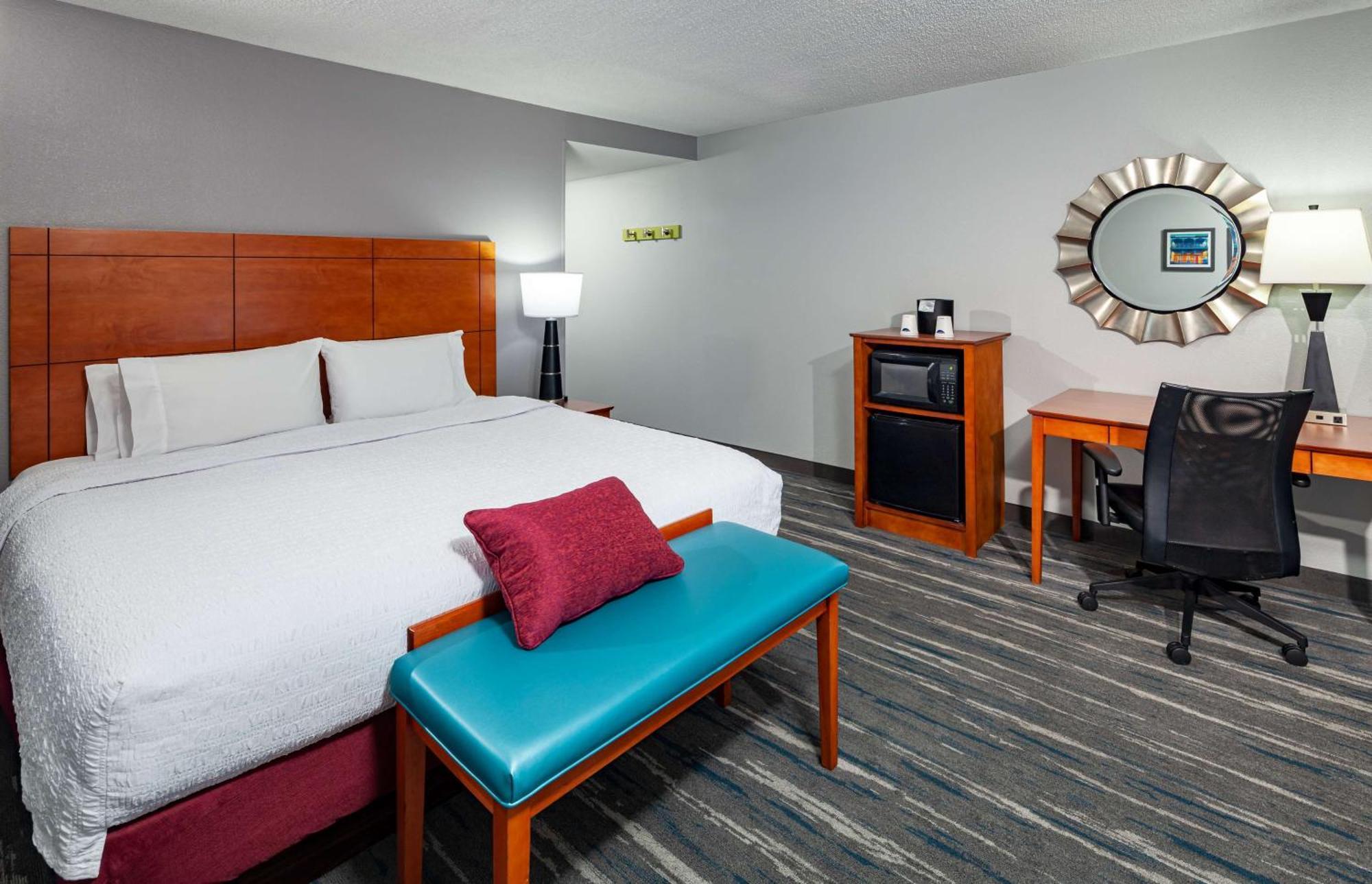 Hampton Inn & Suites Mobile I-65@ Airport Boulevard Exterior photo