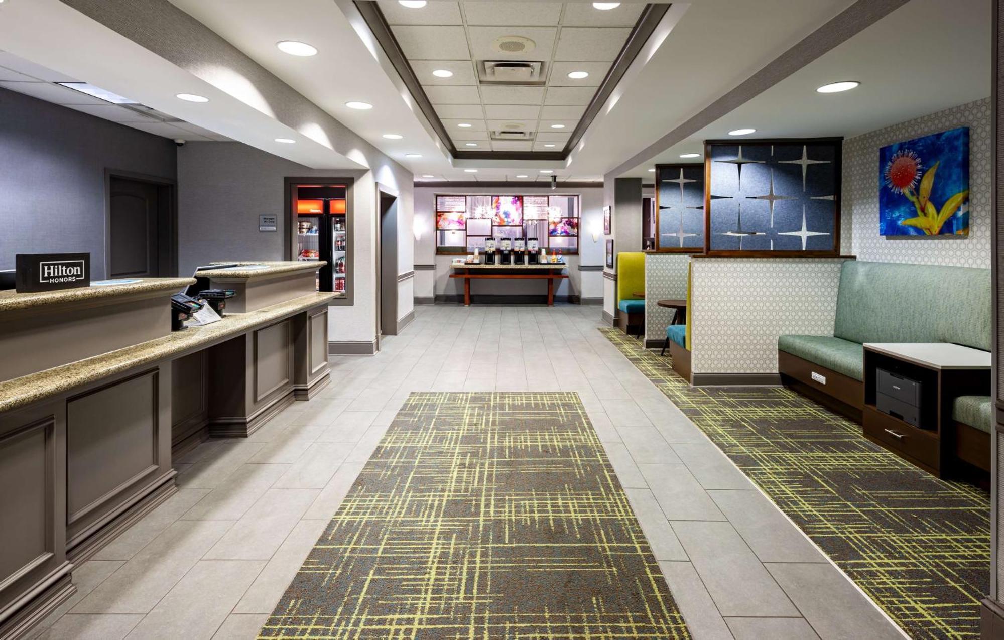 Hampton Inn & Suites Mobile I-65@ Airport Boulevard Exterior photo