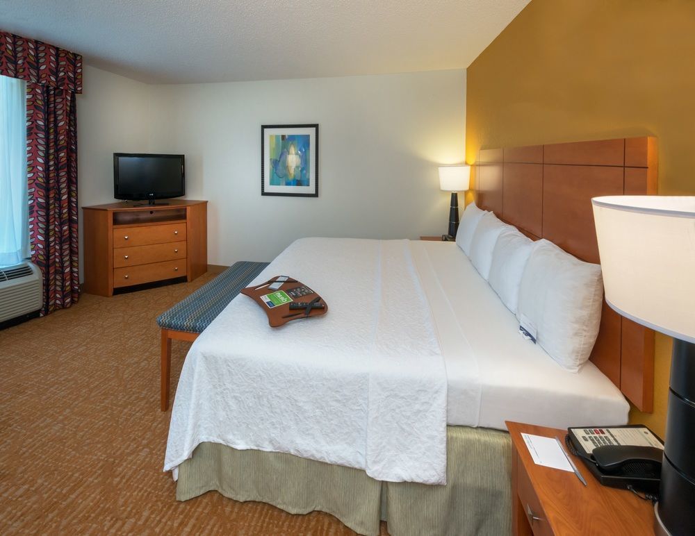 Hampton Inn & Suites Mobile I-65@ Airport Boulevard Exterior photo